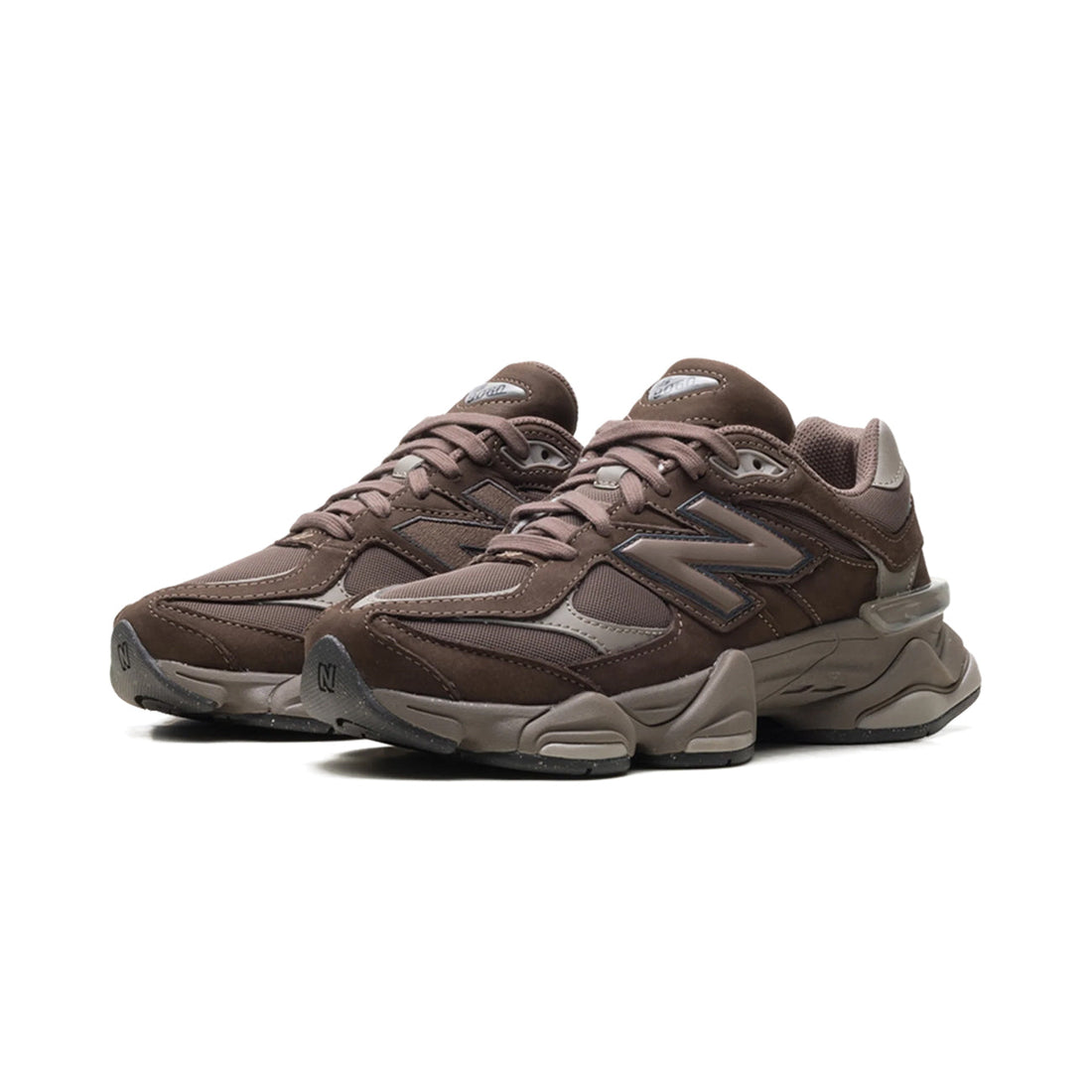 9060 Cortado sneaker featuring breathable mesh upper in brown tones, suede overlays, chunky cushioned sole, and modern Y2K-inspired design.