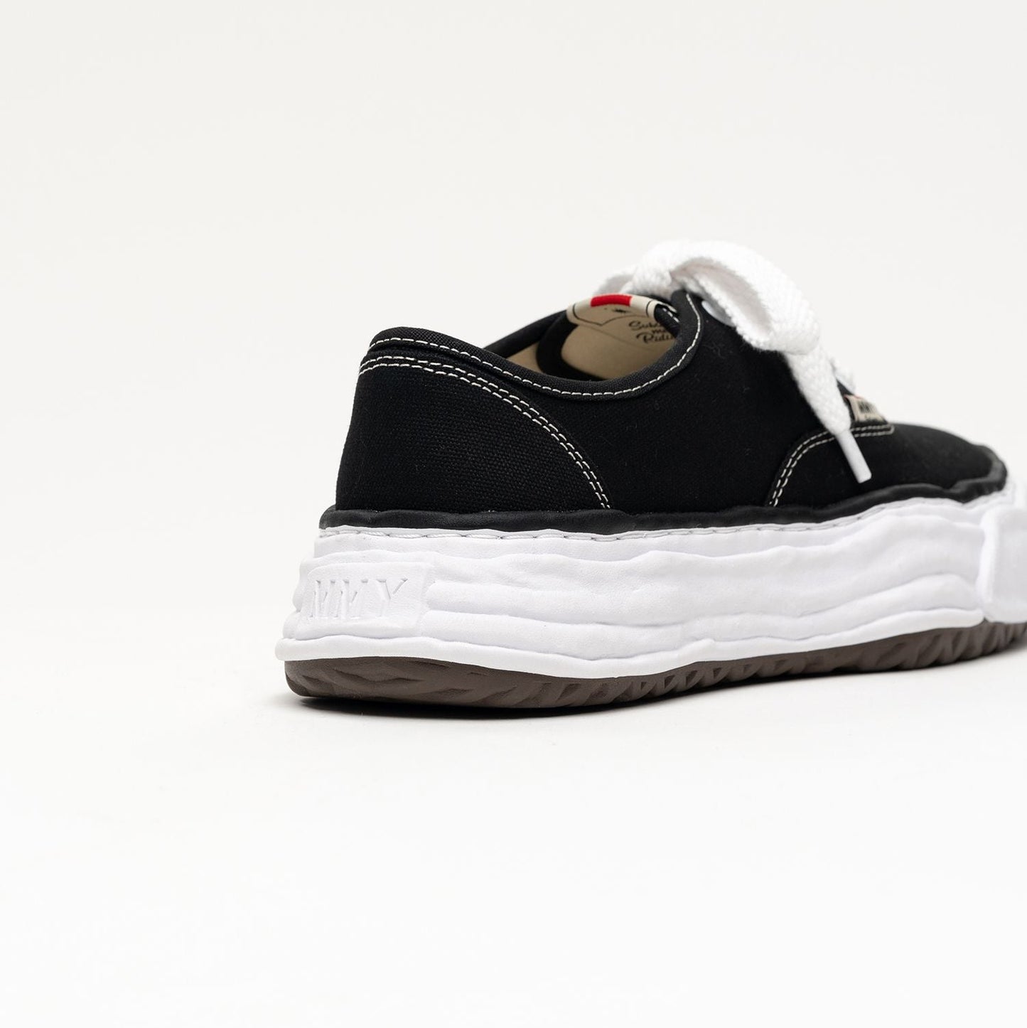 "BAKER 26" OG Sole Canvas Black