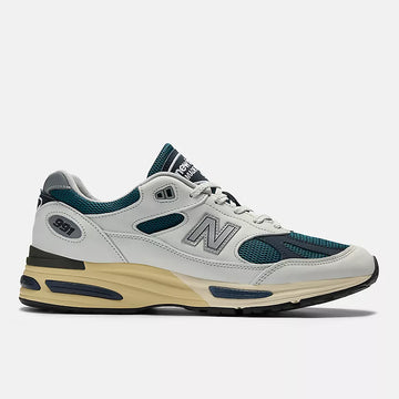 Made in UK 991v2 White & Green